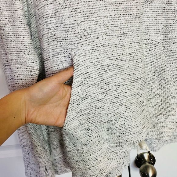 LIVI Cowl-Neck Textured Top, Drawstring bottom, Pockets, stretch, size 22-24 - Picture 12 of 15